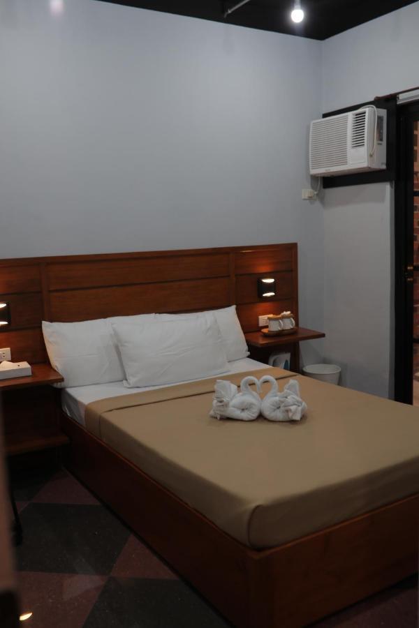 Cerca Hotel Balabag  Extérieur photo