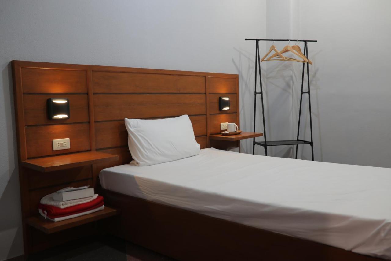 Cerca Hotel Balabag  Extérieur photo