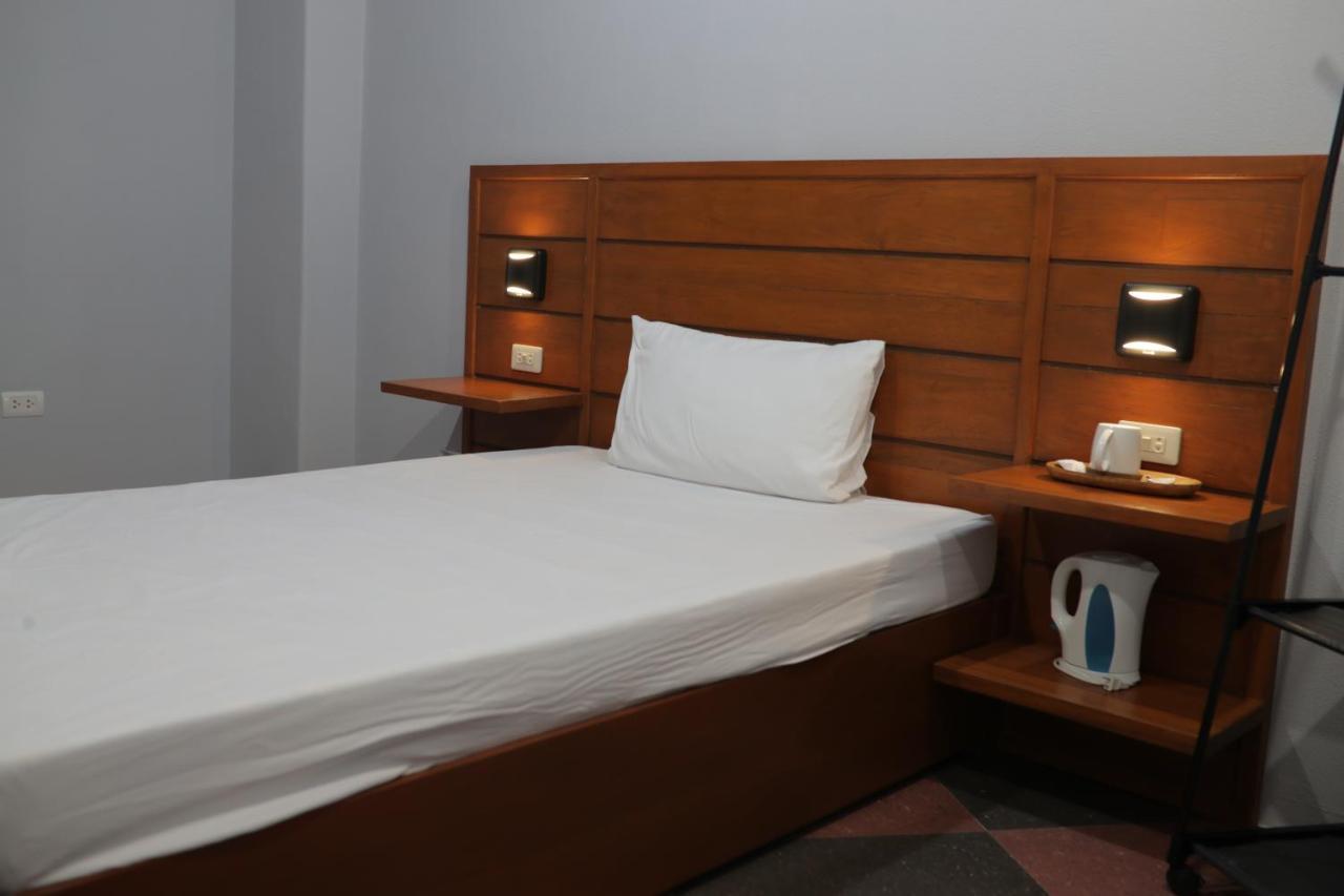 Cerca Hotel Balabag  Extérieur photo