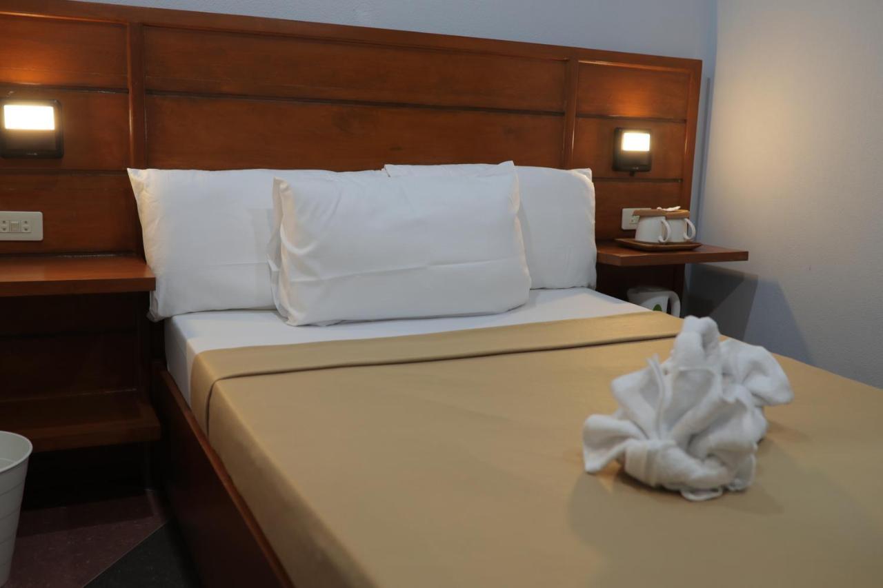 Cerca Hotel Balabag  Extérieur photo